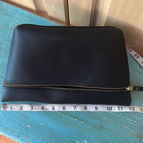 Portland Leather Goods XL Makeup Bag in Black Leather - Picture 7 of 9
